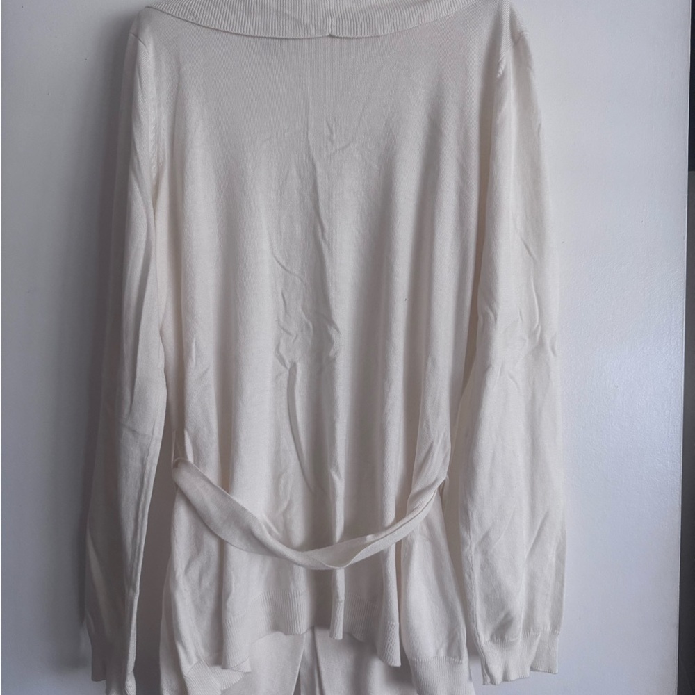 NEW HILLARD & HANSON BELTED SWEATER SIZE XL COLLARED WITH EYEHOOK FRONT